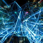 何謂局部最小值?如何避免陷入局部最小值？